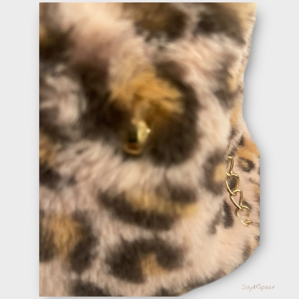 Trendy Leopard Faux Fur Shoulder Bag w/ Gold Chain Strap – Chic Winter Purse - Picture 5 of 12